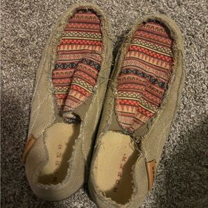 Roper Women's Tan Slip-On Shoes with Patterned Interior